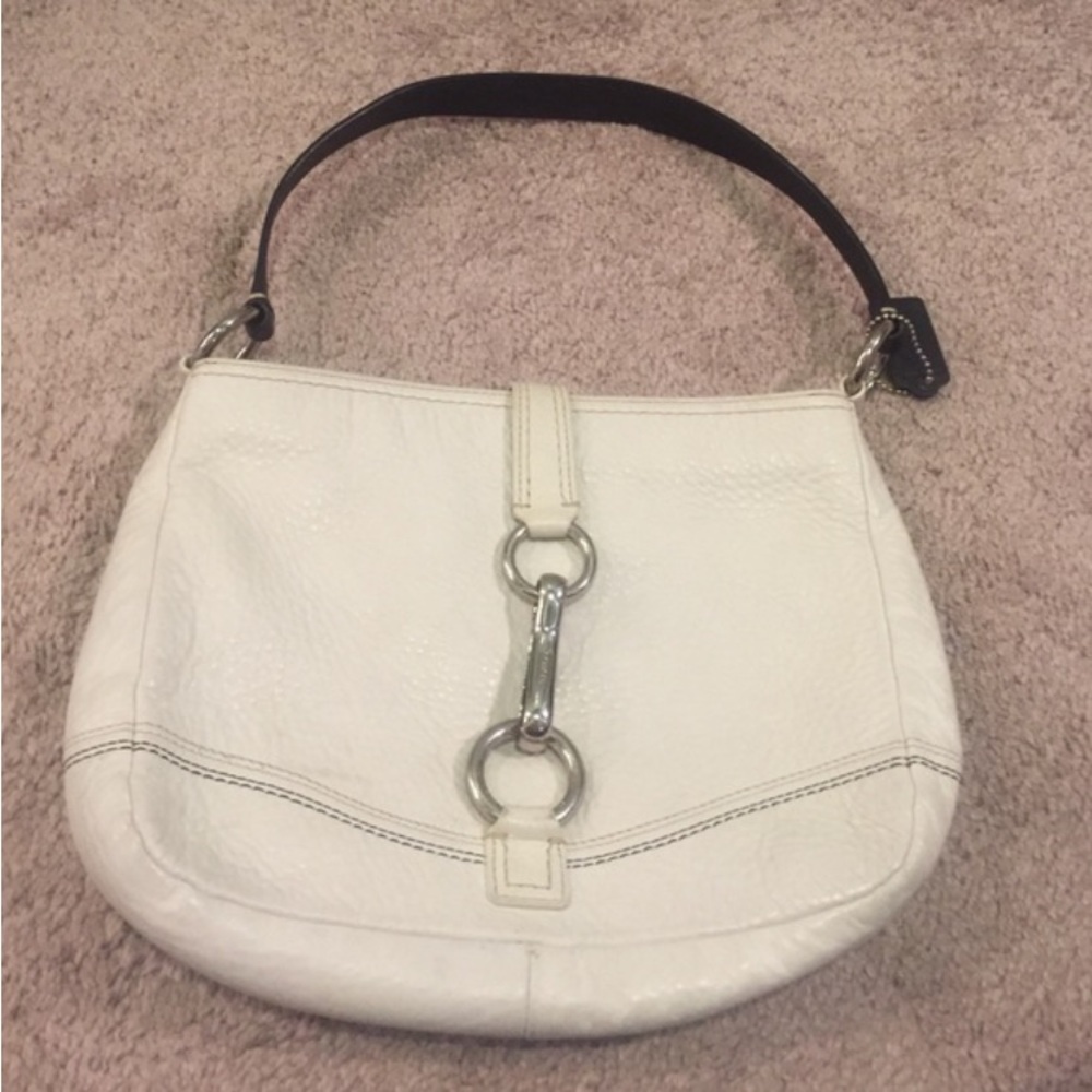 - Coach White Pebbled Leather Shoulder Handbag No. MO893-F13